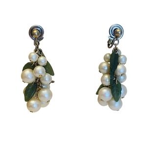 VTG Waterfall Earrings Pearl Beaded Dangle Carved Leaf Lucite Flashy 80s beads
